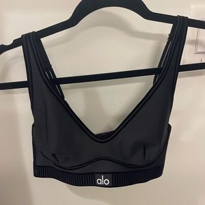 Alo Black Line Up Bra in Size Small